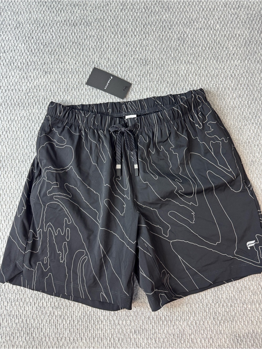Fabletics Men’s Shorts Sz L Black & White NWT